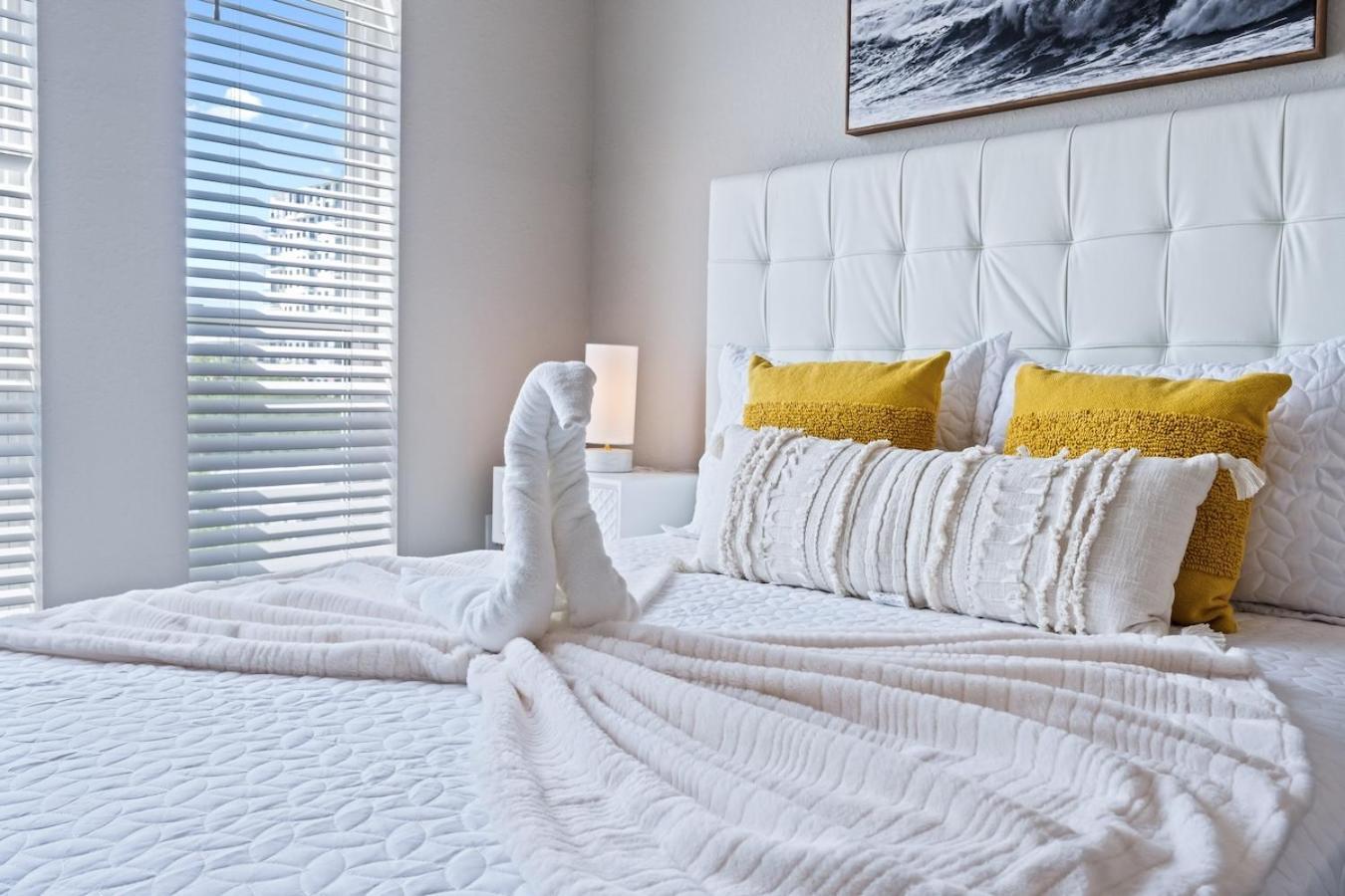 Central Avenue 2 Bed Mins From Tropicana Field Sankt Petersburg Exterior foto