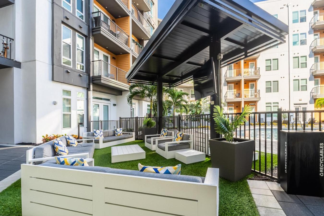 Central Avenue 2 Bed Mins From Tropicana Field Sankt Petersburg Exterior foto